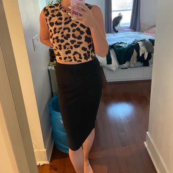 Ribbed fitted midi skirt - Picture 2 of 3